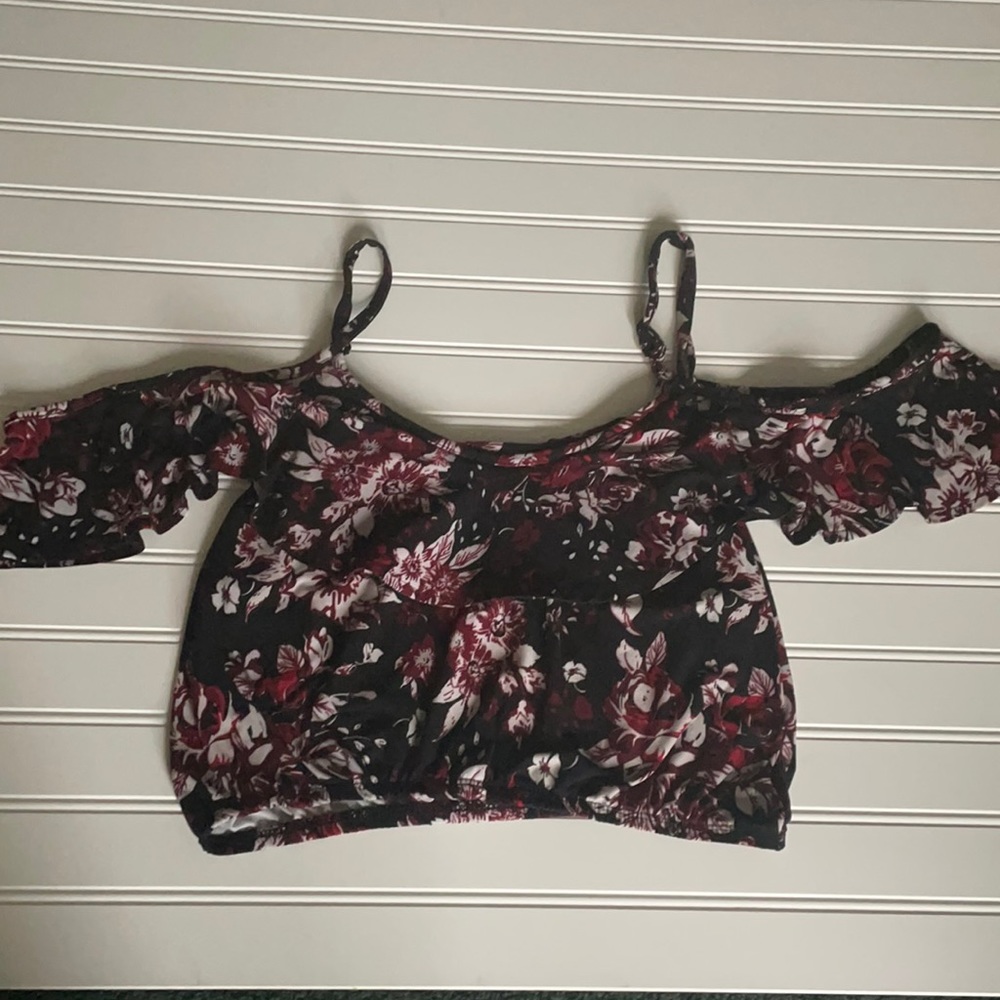 Crop top hot kiss